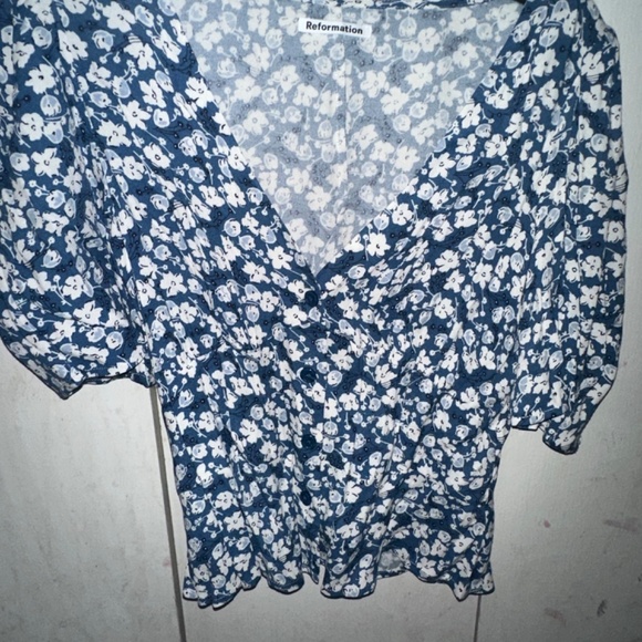 Reformation Raquel Blouse - Blue Floral - Size 6 - Picture 8 of 9